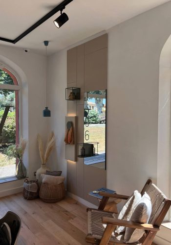 Villa 19.6 à Cogolin - stratégie de communication, pose d'enseigne - client R Numérique
